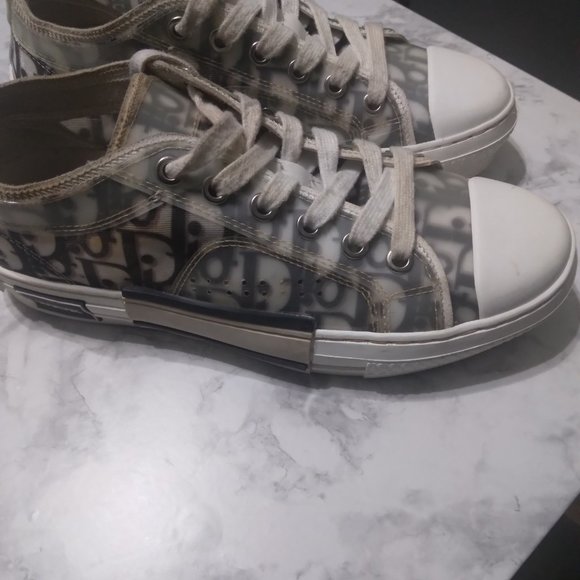 Shoes - Picture 1 of 2